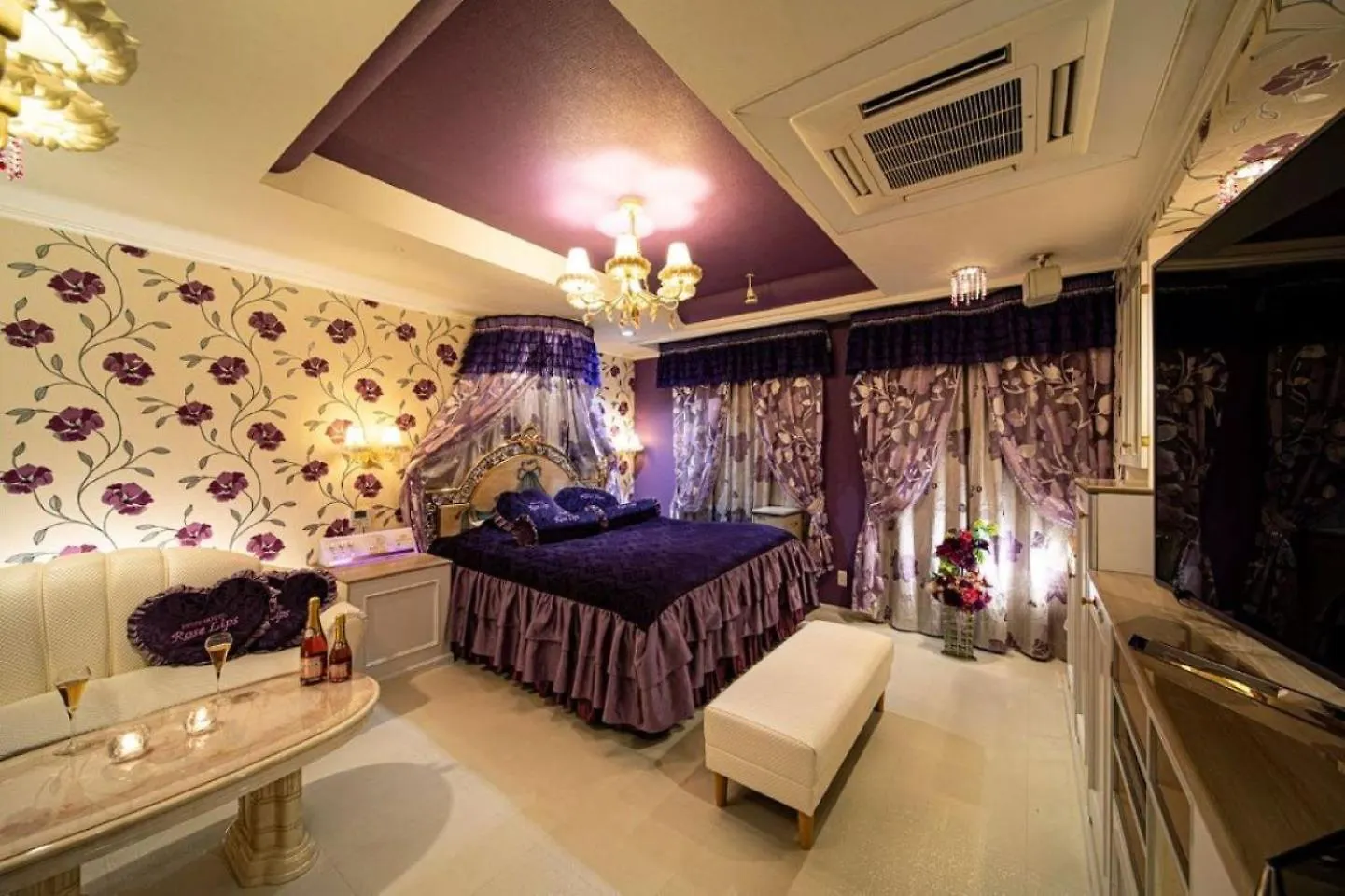 Rose Lips Shinsaibashi ローズリップス心斎橋 Hotel Osaka Love hotel